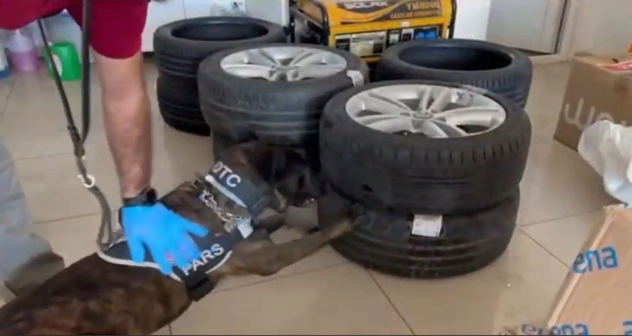 Antalya’da araç lastiğine gizlenmiş ‘emanet’ uyuşturucu operasyonu