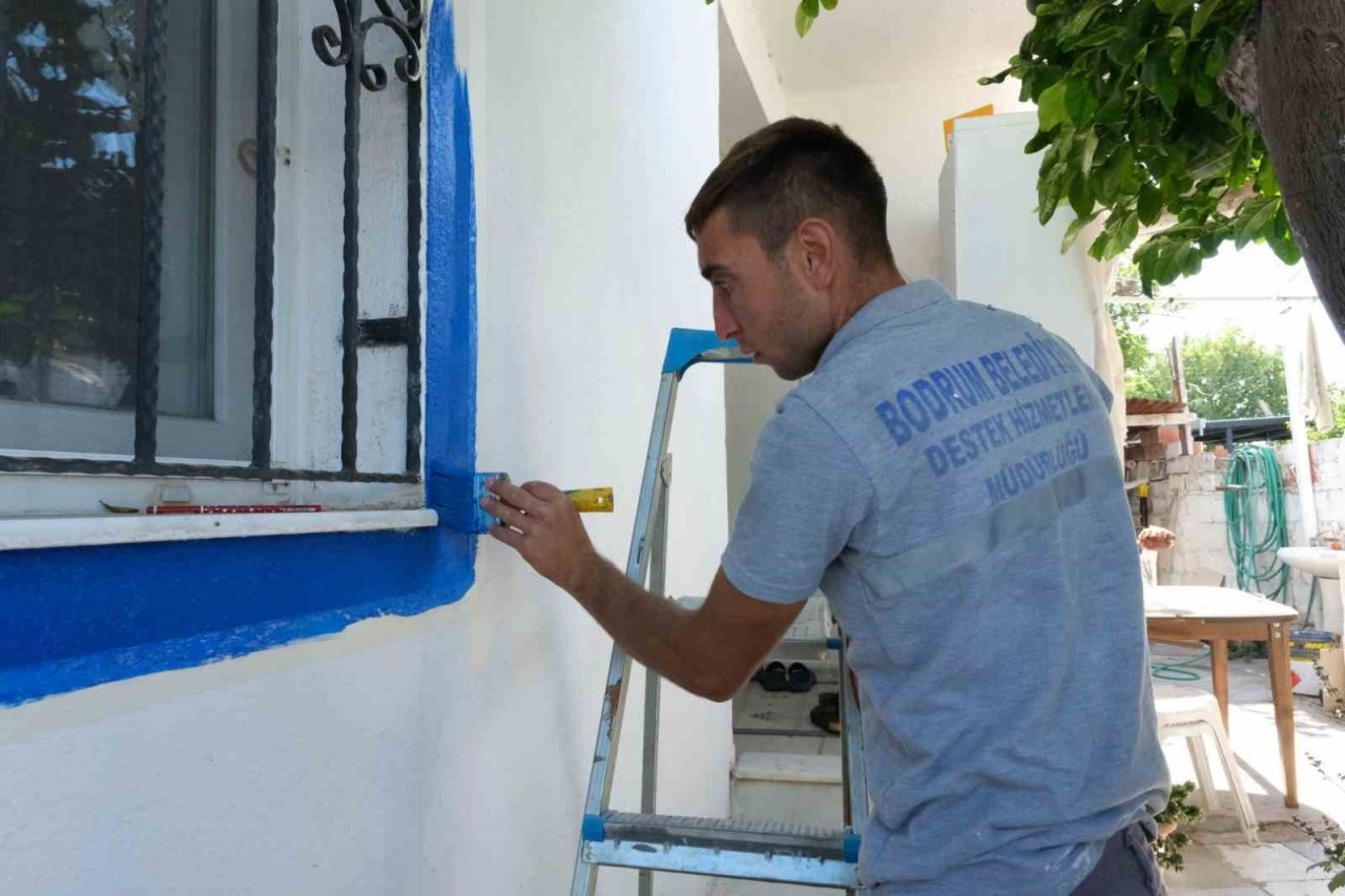 Bodrum sokakları mavi ve beyaza bürünüyor