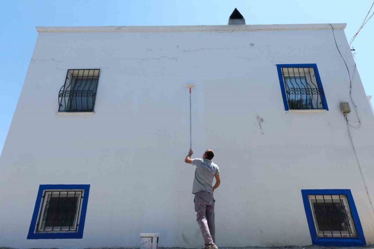 Bodrum sokakları mavi ve beyaza bürünüyor