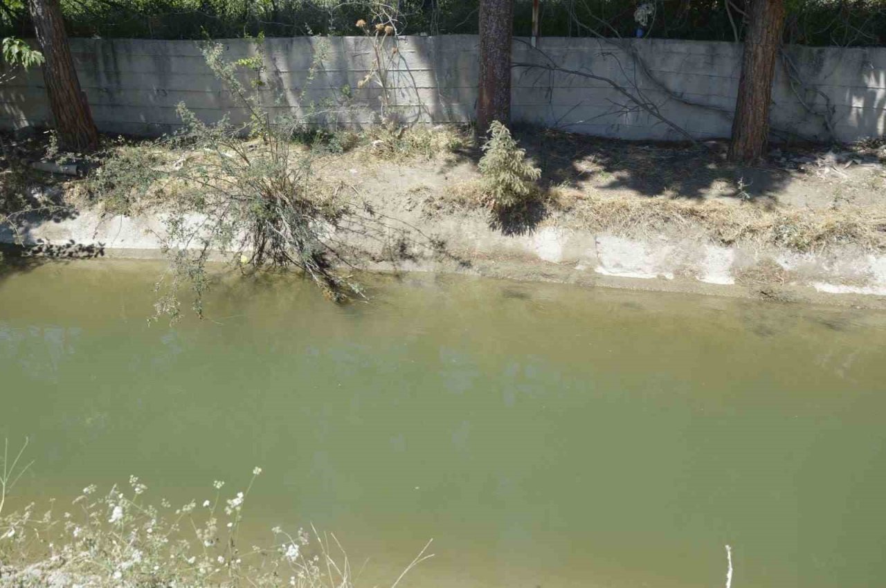 Burdur’da kaybolan 7 yaşındaki çocuğu aramak için su kanalında çalışma başlatıldı