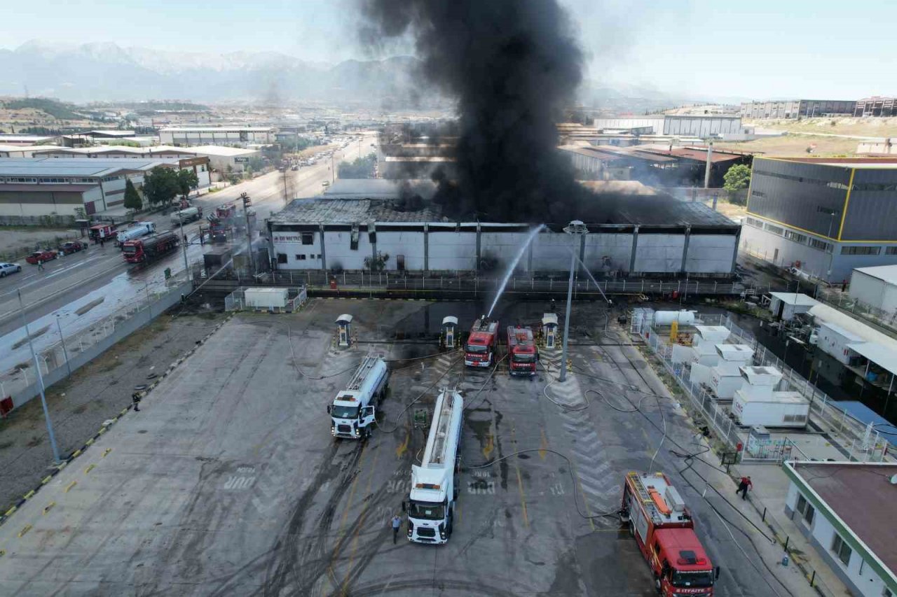 Alevlere teslim olan geri dönüşüm tesisi havadan görüntülendi