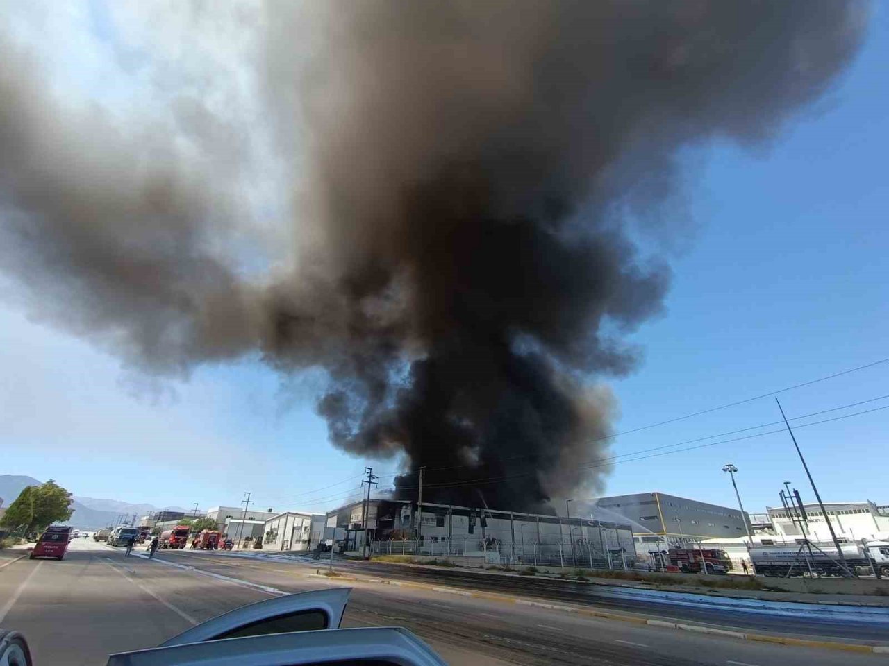 Alevlere teslim olan geri dönüşüm tesisi havadan görüntülendi