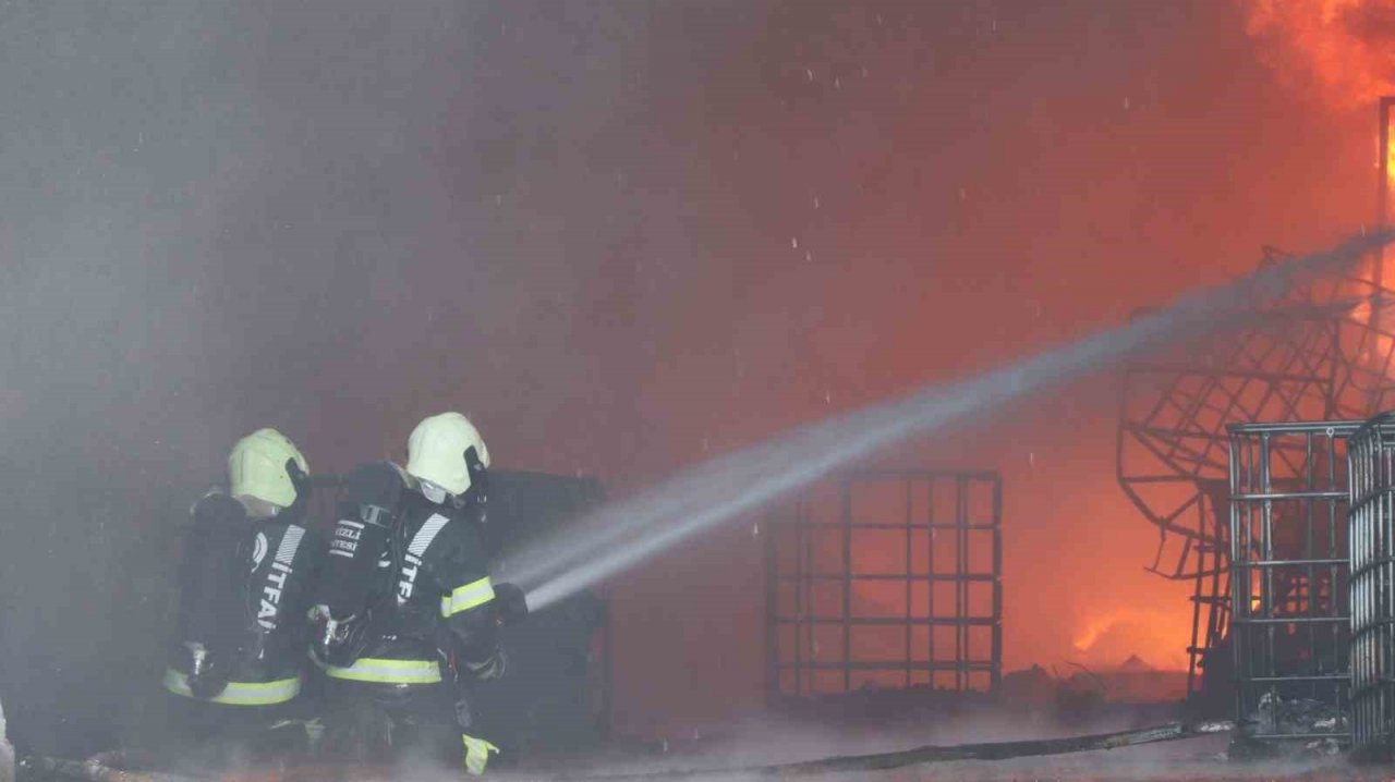 Alevlere teslim olan geri dönüşüm tesisi havadan görüntülendi