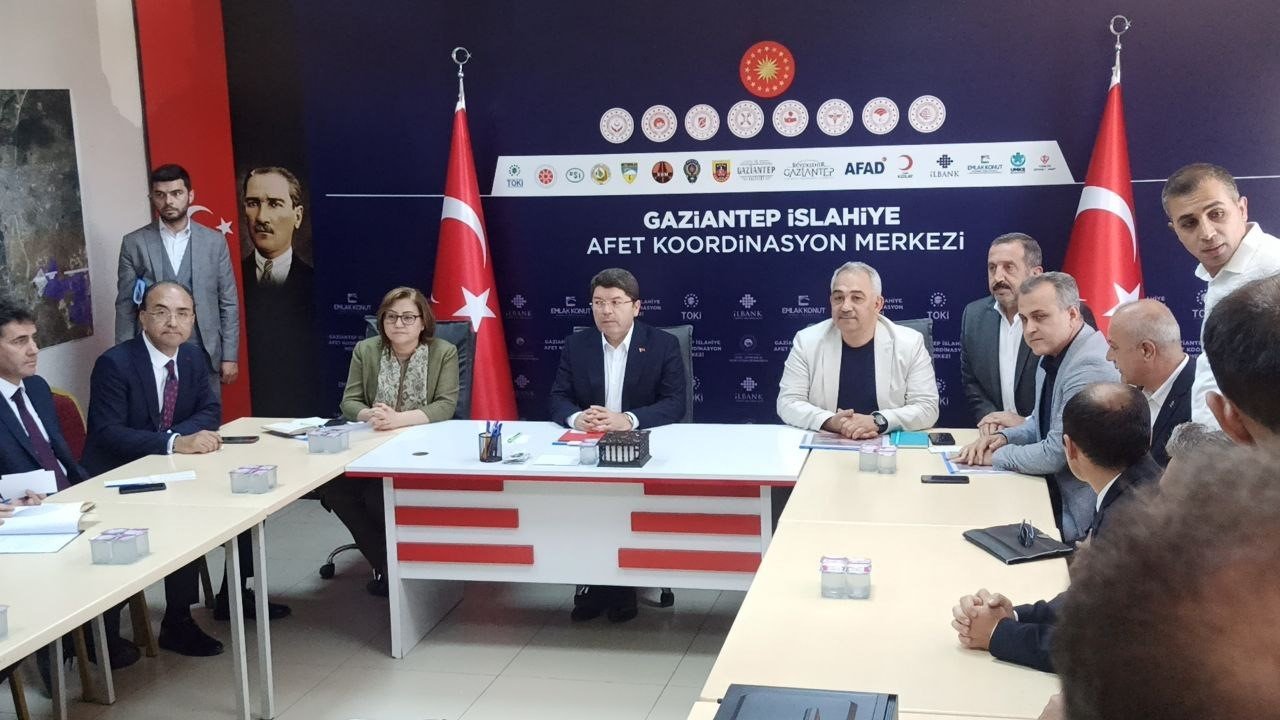 Bakan Tunç, depremin adalet teşkilatında neden olduğu acı bilançoyu açıkladı