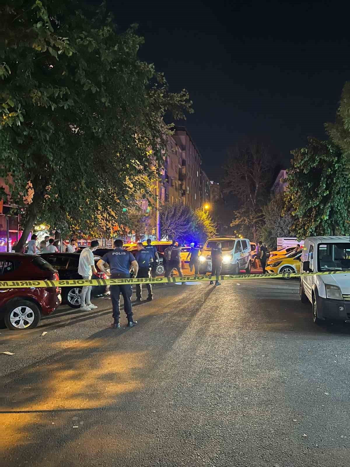 Diyarbakır’da otomobile silahlı saldırı