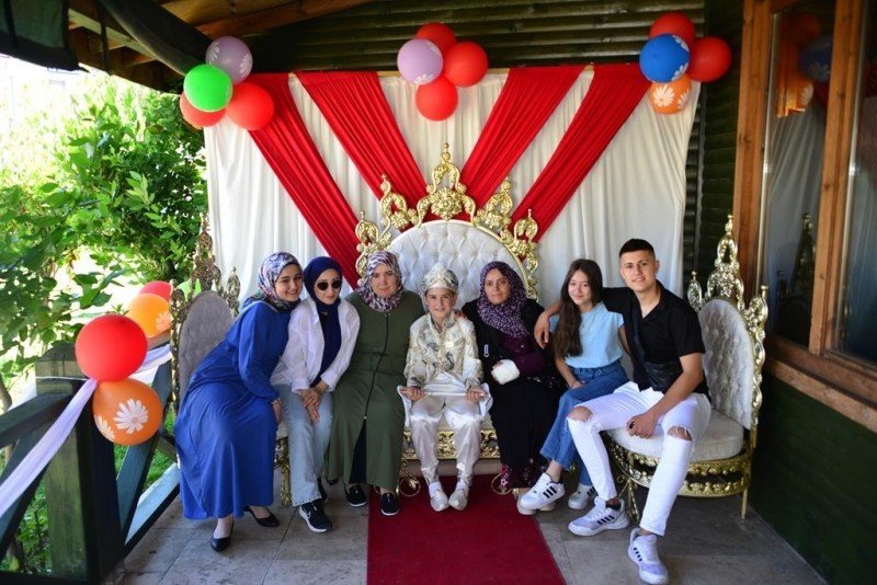 Gediz’de sünnet şöleni