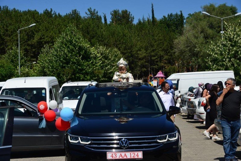 Gediz’de sünnet şöleni