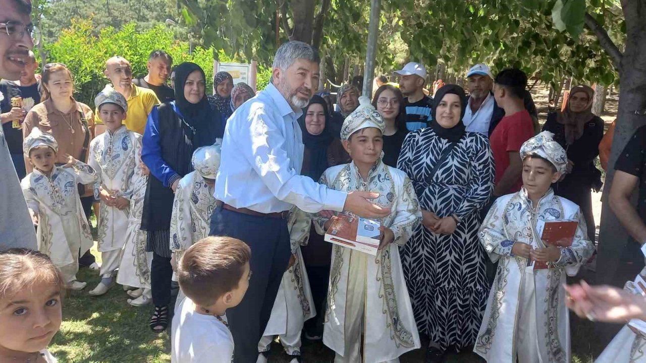 Gediz’de sünnet şöleni