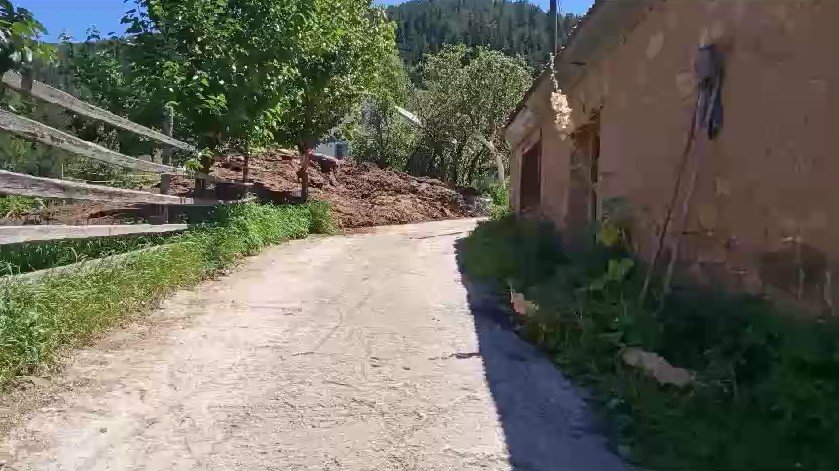 Akrabaların hayvan gübresi dökme kavgası cep telefonuna yansıdı