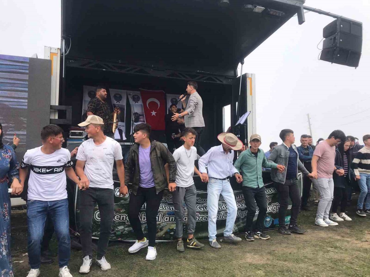 Güvende Yaylası’nda yoğun sis altında şenlik coşkusu