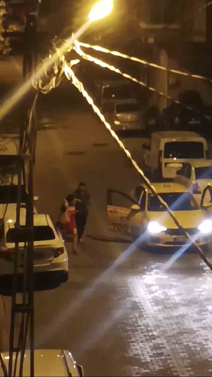 İstanbul’da taksici ile ücret için tartışan kadın yeri göğü inletti