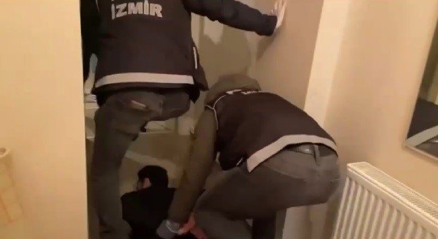 İzmir’de 7 adrese eş zamanlı uyuşturucu baskını: 4 tutuklama