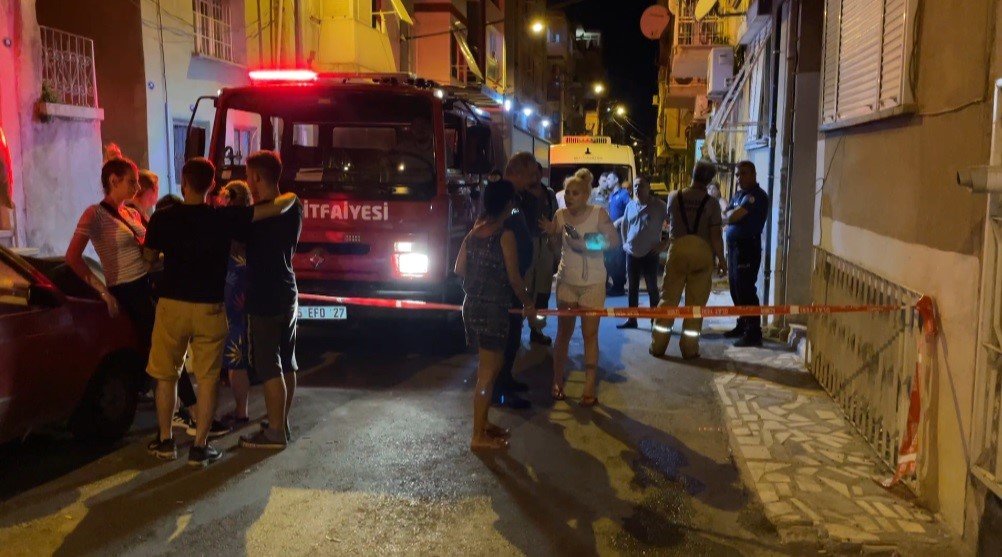 İzmir’de yangın çıkan evde kalan kişi hayatını kaybetti