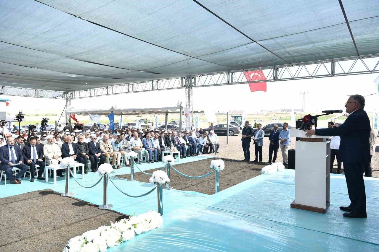 Büyükkılıç, "Kayseri, yenilenebilir enerjinin en güzel merkezlerinden biri"