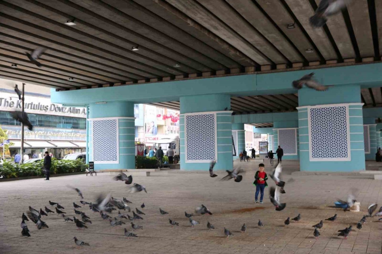 Köprü ayakları resimlerle renkleniyor