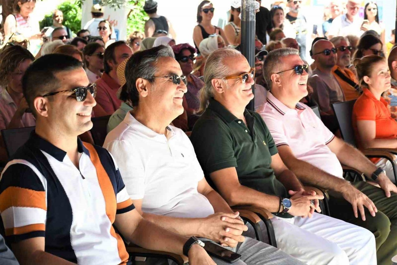 Kuşadası Sokak Festivali’nin ikinci günü zeytinyağı tadım atölyesi ile başladı