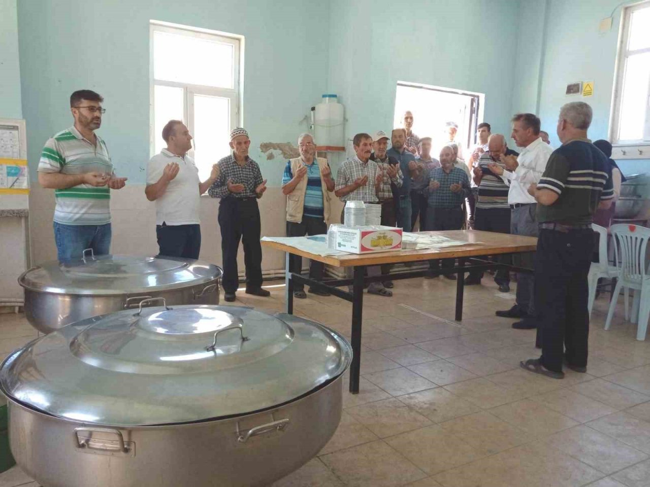 Kutluhallar köyünde geleneksel aşure etkinliği