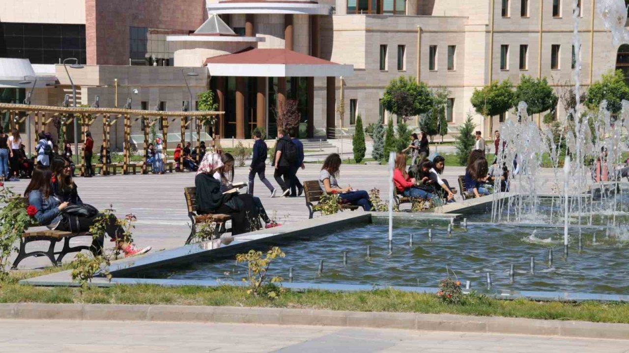 NEVÜ’den YKS adaylarına rehberlik Hizmeti