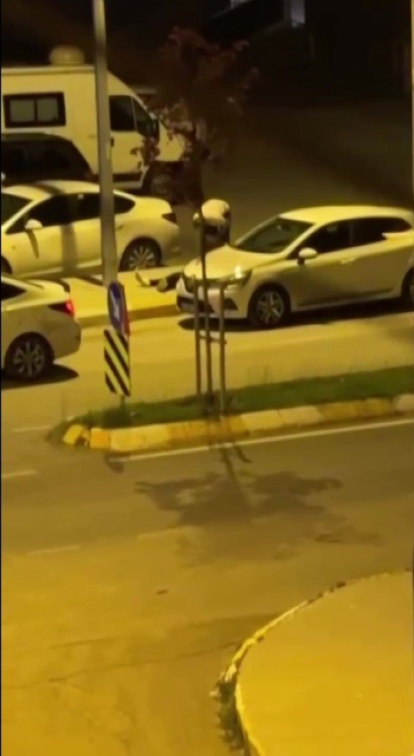 Pendik’te darp edilen kadının yardım çığlıkları kamerada