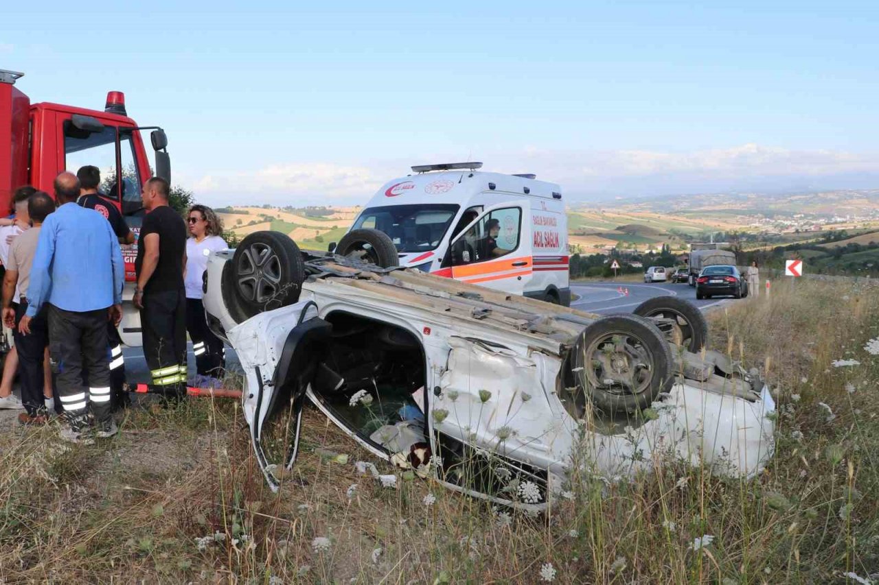Tır ile otomobil çarpıştı: 3’ü çocuk 5 yaralı