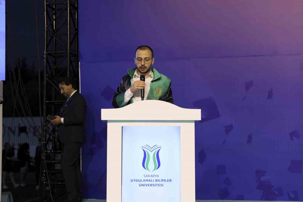 SUBÜ 2 bin 665 öğrencisini coşkulu törenle mezun etti