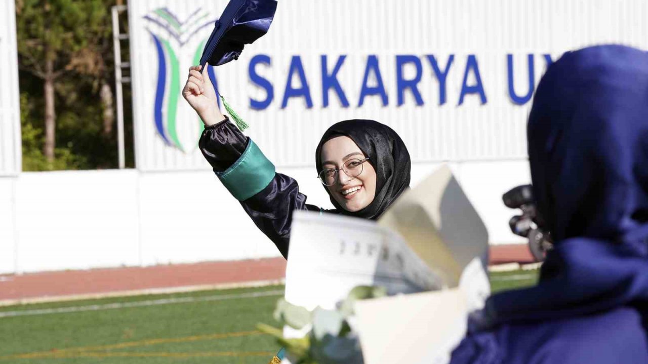 SUBÜ 2 bin 665 öğrencisini coşkulu törenle mezun etti