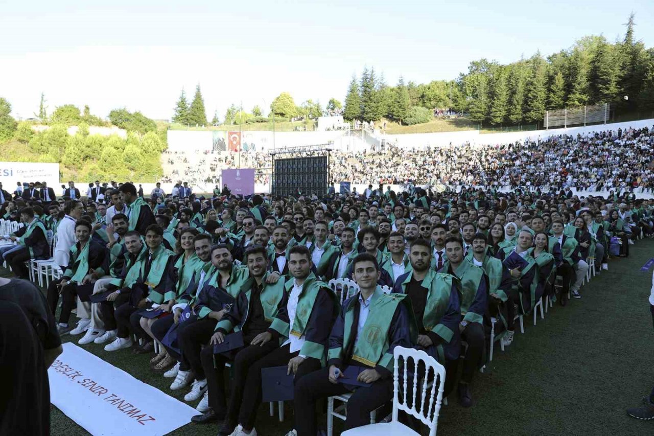 SUBÜ 2 bin 665 öğrencisini coşkulu törenle mezun etti