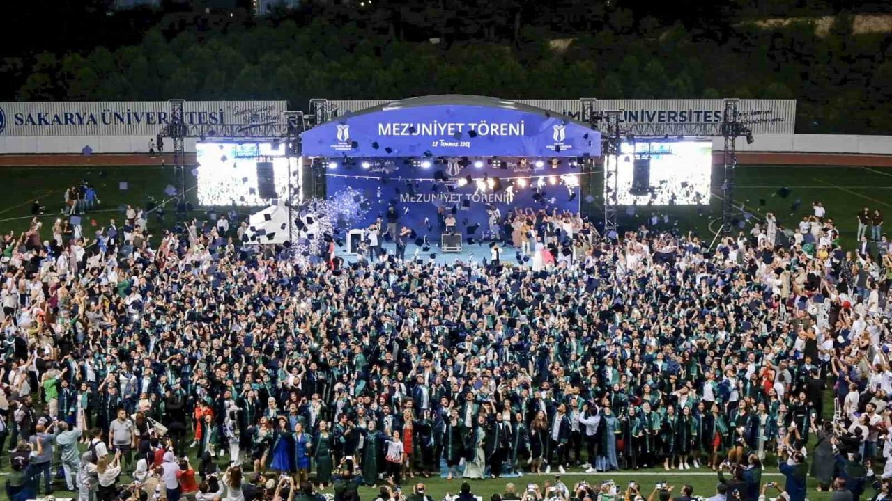 SUBÜ 2 bin 665 öğrencisini coşkulu törenle mezun etti