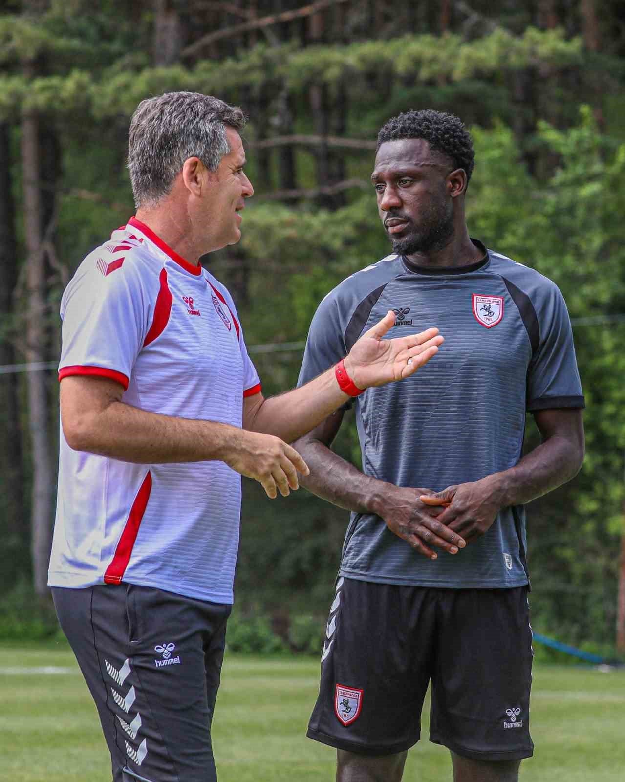 Samsunspor: 8 transfer, 15 ayrılık, 11 kadro dışı