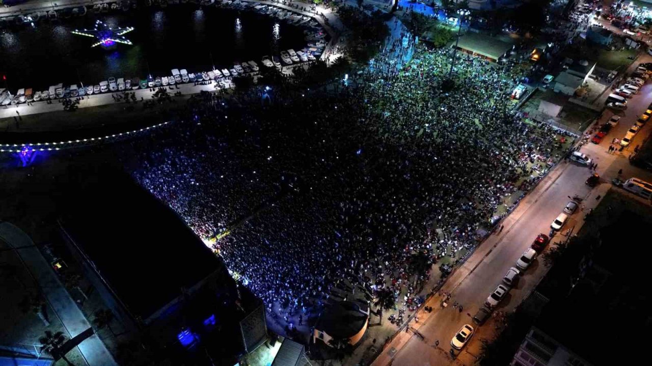 Aliağa, Manga ve Dedublüman ile coştu