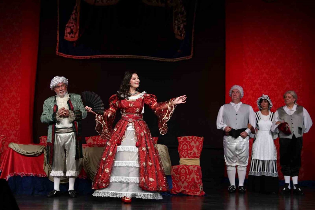 Aliağa, Manga ve Dedublüman ile coştu