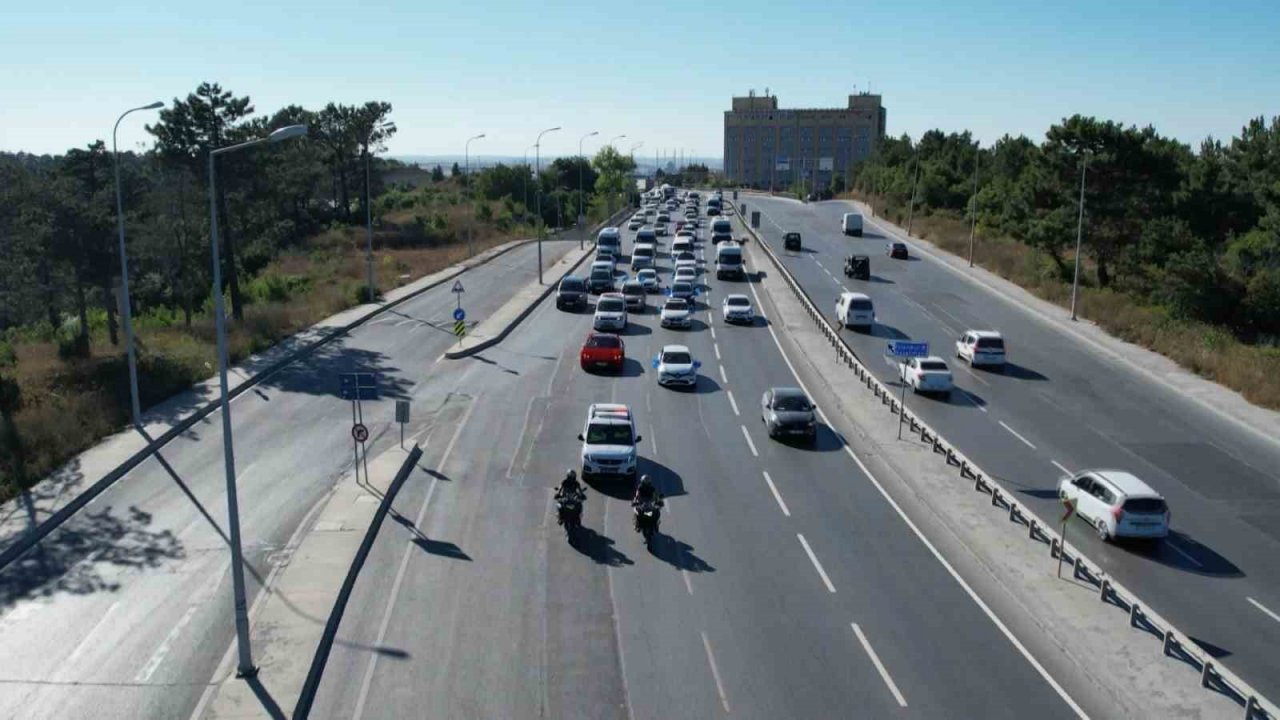 Arnavutköy’de küçük çocuğun hayali gerçek oldu, sünnet konvoyunda polis sürprizi