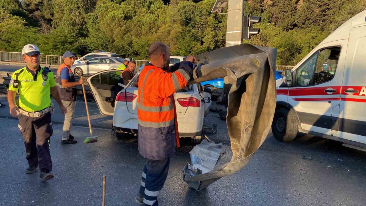 E-5 Karayolu’nda otomobil bariyere ok gibi saplandı: 1 ölü