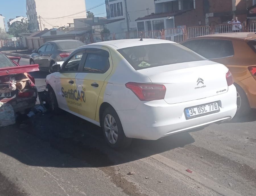 Bandırma’da zincirleme kazada 4 araç birbirine girdi