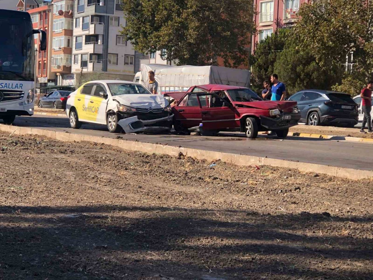 Bandırma’da zincirleme kazada 4 araç birbirine girdi