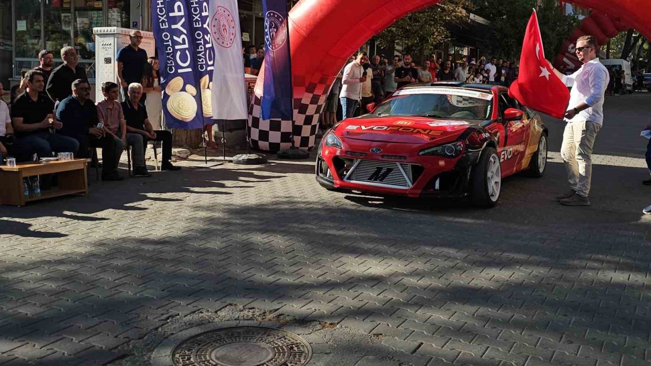 Buharkent Tırmanma Yarışı’nın sembolik startı verildi