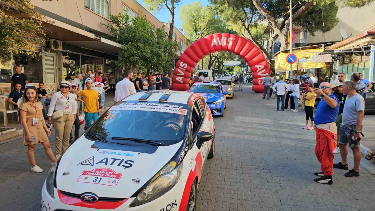Buharkent Tırmanma Yarışı’nın sembolik startı verildi