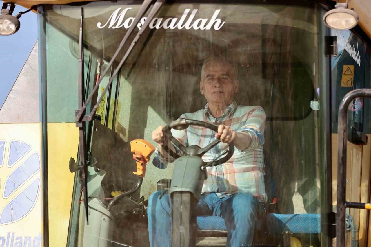 Başkan Zolan, biçerdöverle buğday hasadı başladı