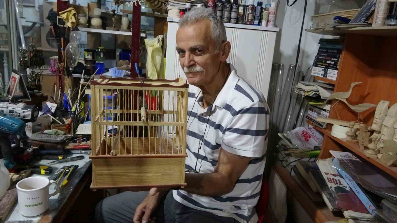 70 yaşında ahşap oyma sanatını yaşatmaya çalışıyor
