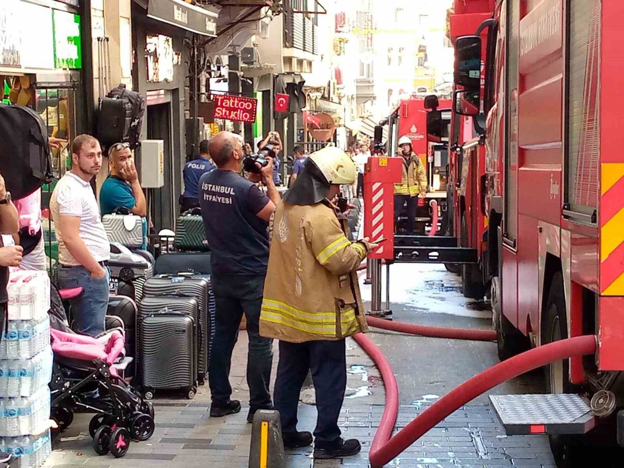 İstiklal Caddesi’nde yangın paniği