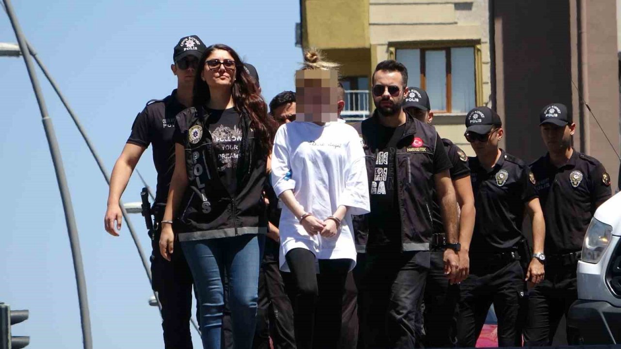 Kayseri’de uyuşturucu tacirlerine darbe: 17 gözaltı