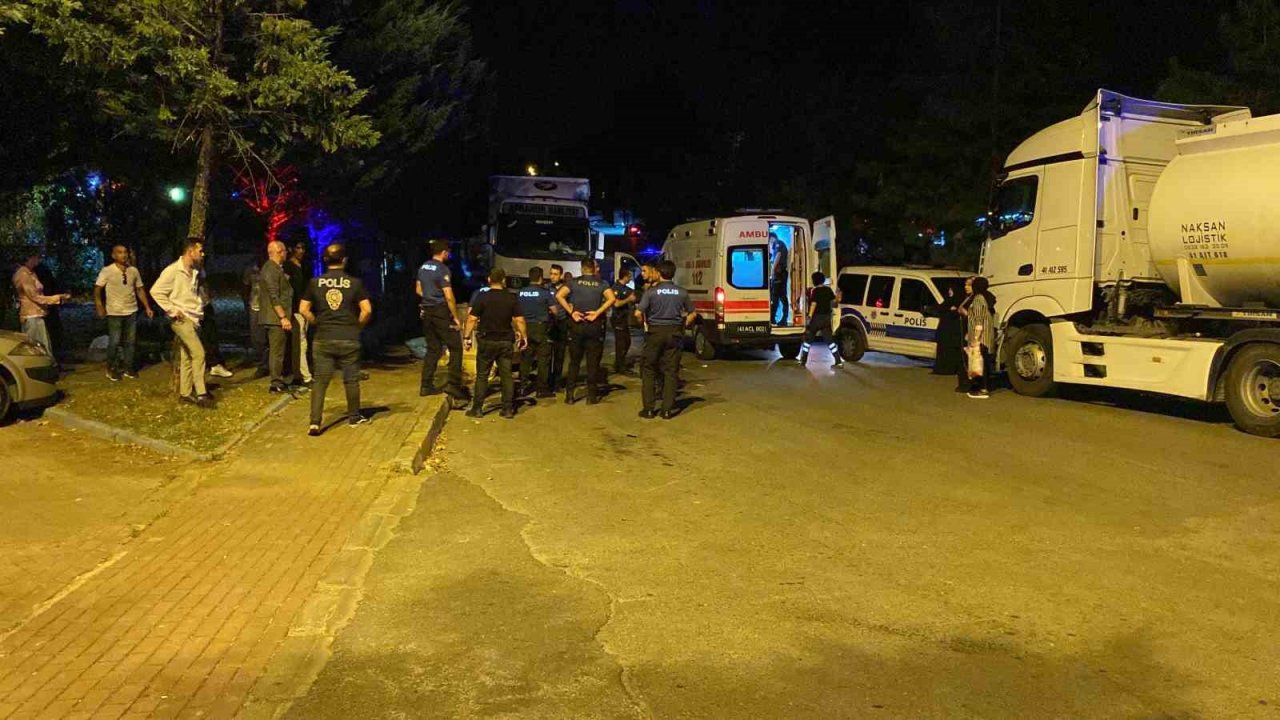 Kocaeli’de nişan sonrası bıçaklı kavga: 2 yaralı