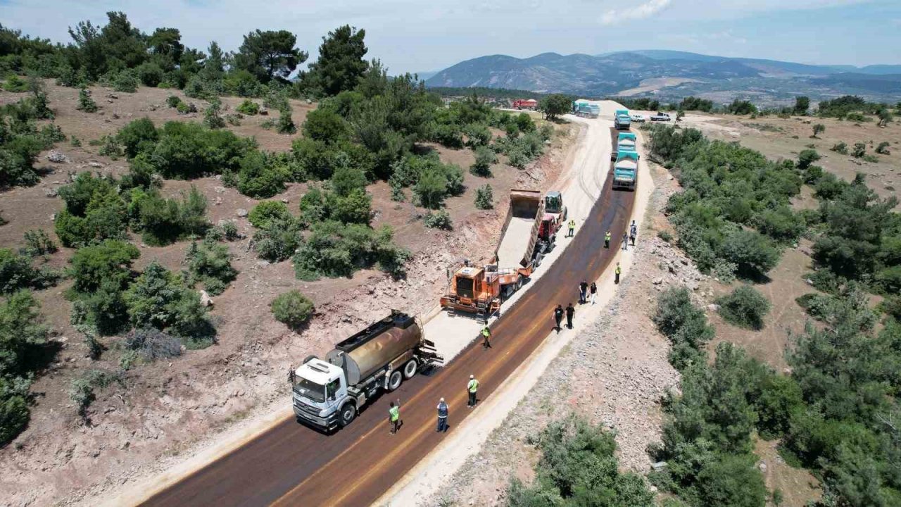 Manisa Büyükşehir asfaltta 300 kilometreyi aştı, hedef 750