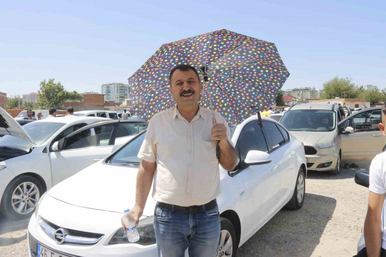 Diyarbakır’da ikinci el oto pazarında 46 derece altında sıkı pazarlık