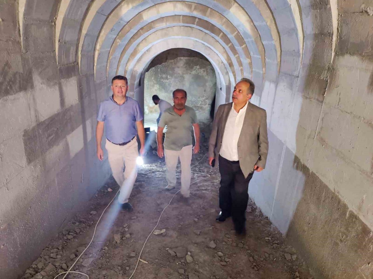 Talas’ta tarihi sarnıç gün yüzüne çıkartılıyor