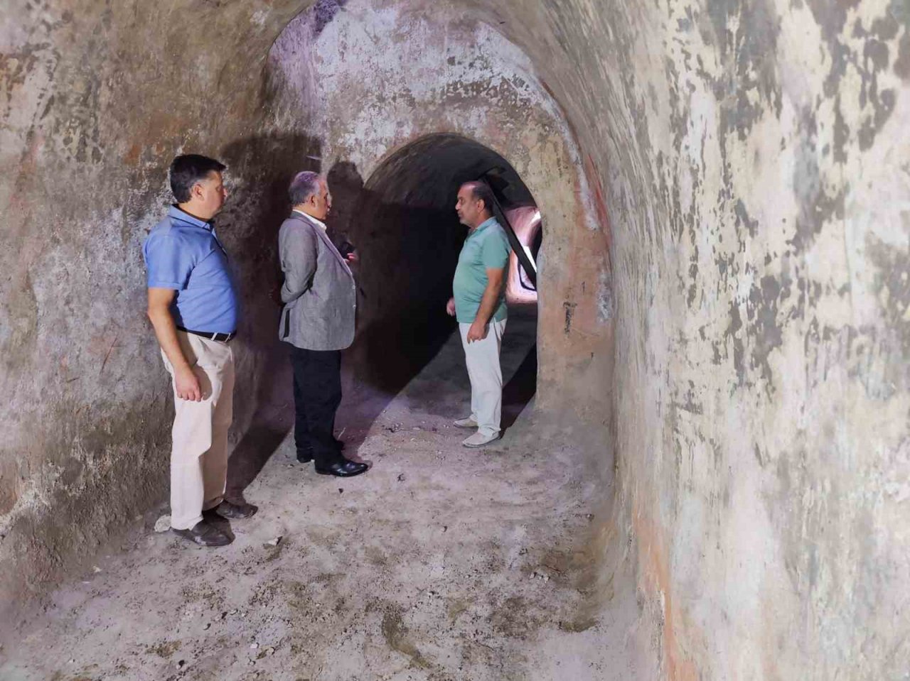 Talas’ta tarihi sarnıç gün yüzüne çıkartılıyor