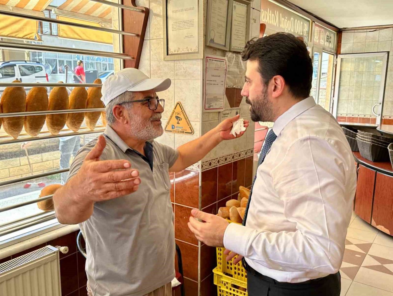 Milletvekili Şahin, vatandaşlarla bağını koparmıyor