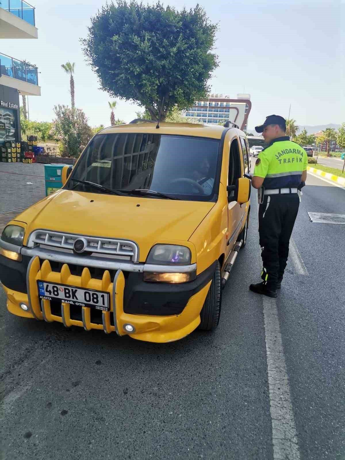Alanya’da ticari taksilere ceza yağdı