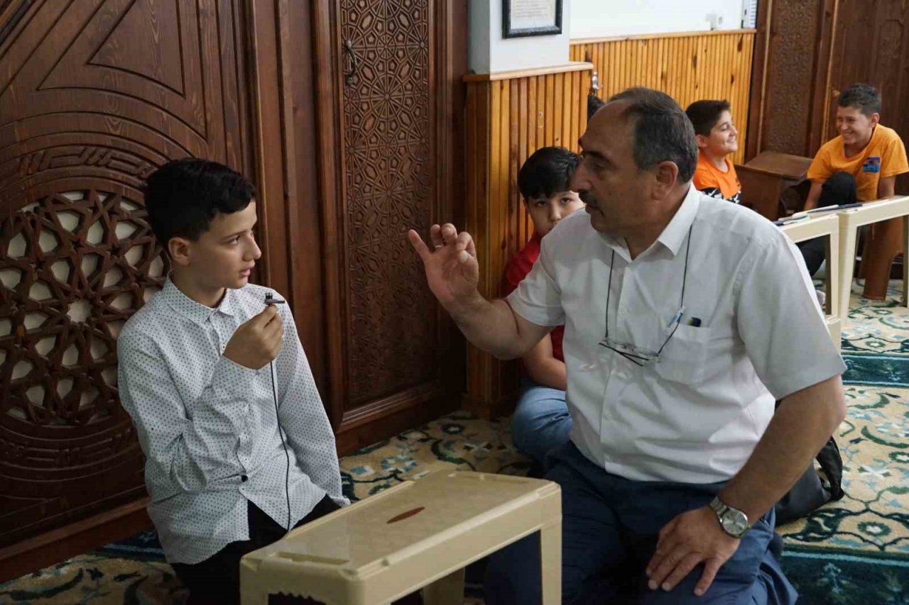 5 farklı devletten 50 çocuk aynı camide Kur’an- Kerim okumayı öğreniyor
