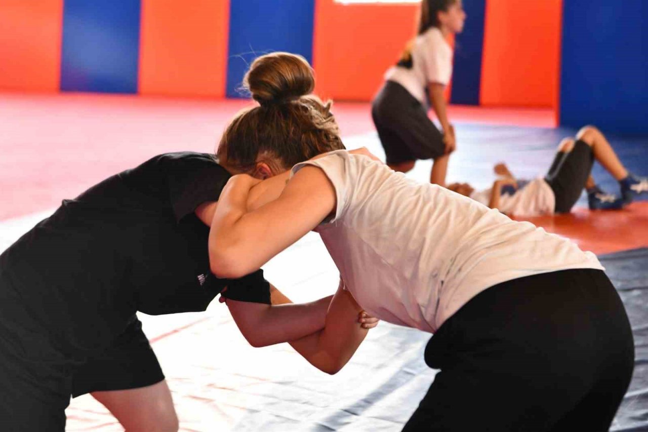 Balıkesirli gençlerin yaz tatili hareketli geçiyor